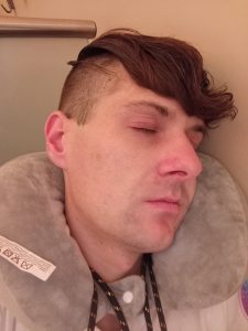 leon beim schlafen